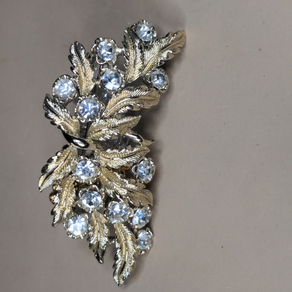 Vintage 60s laurel brooch rhinestones crystals gold tone leaves mcm - Picture 1 of 8